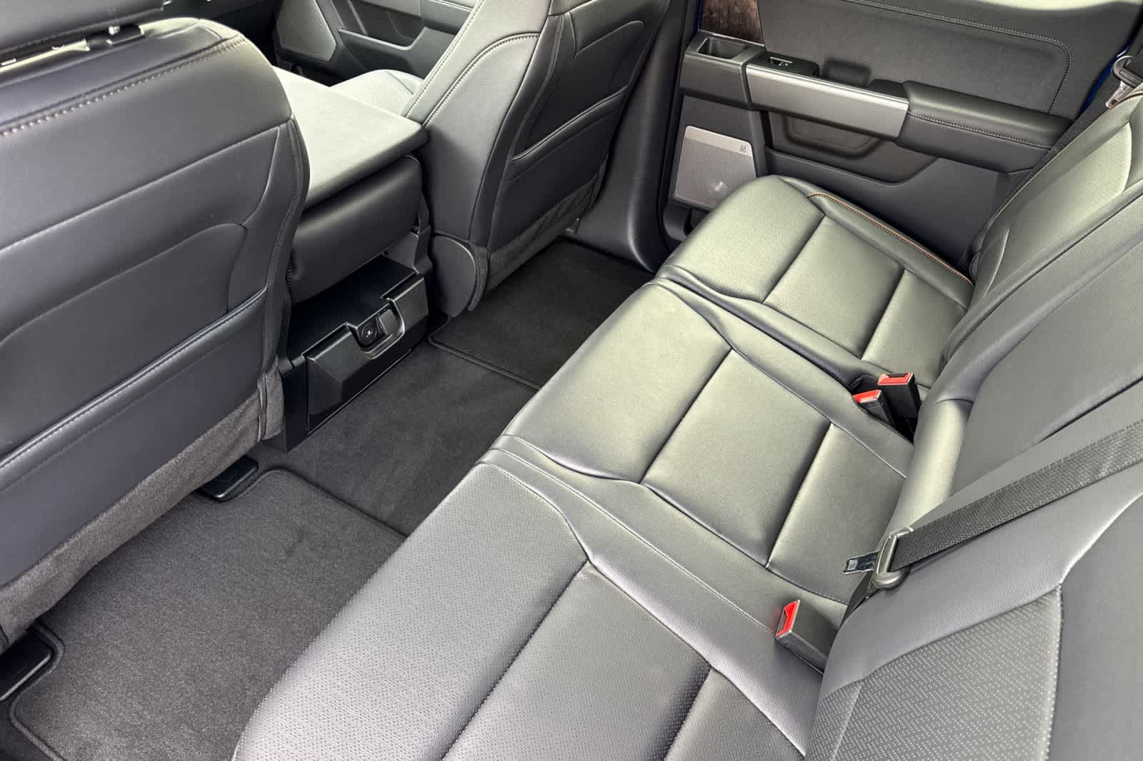 2026 Ford F-350 Lariat photo 4