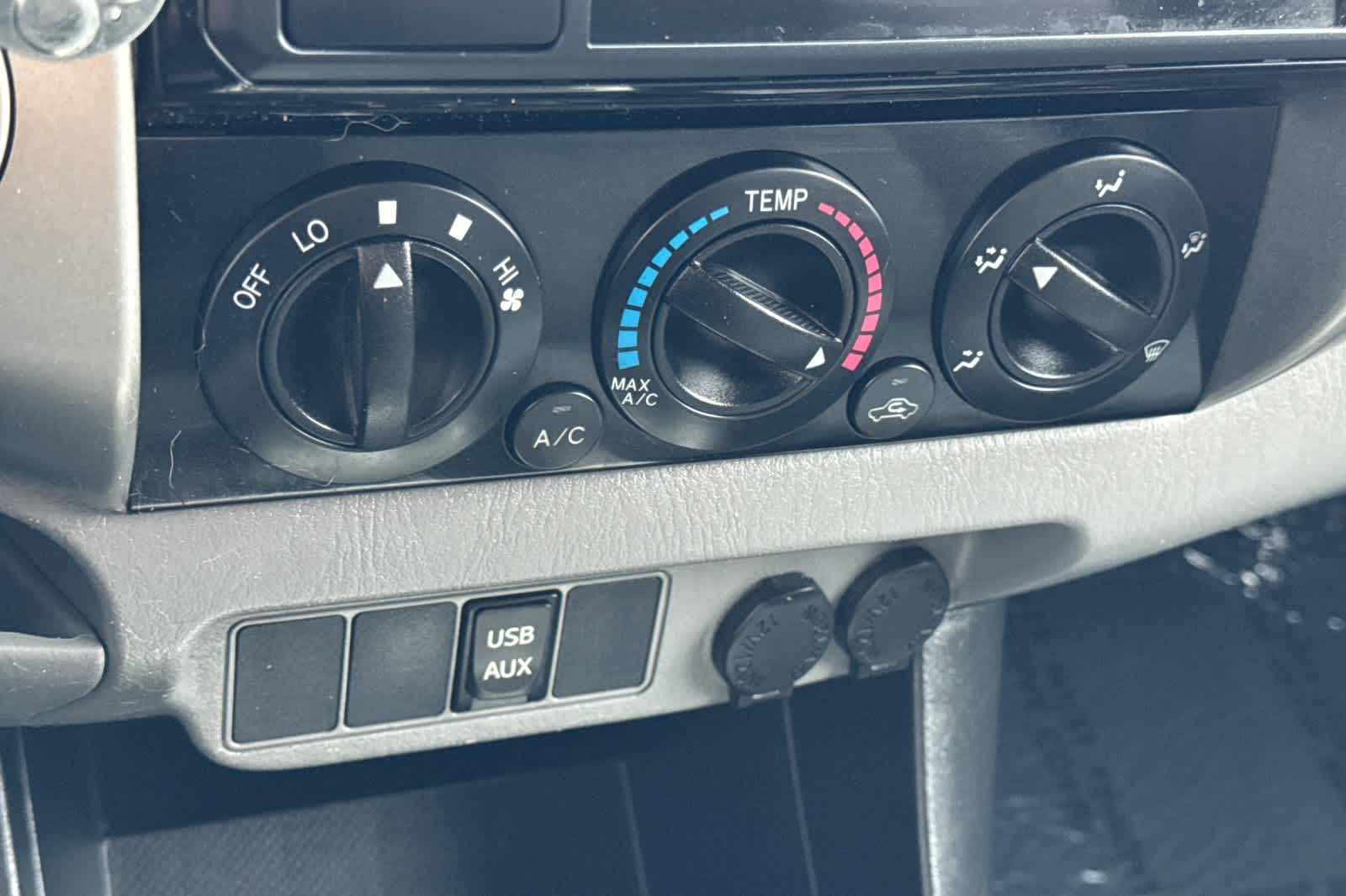 Thumbnail: 2015 Toyota Tacoma - 19