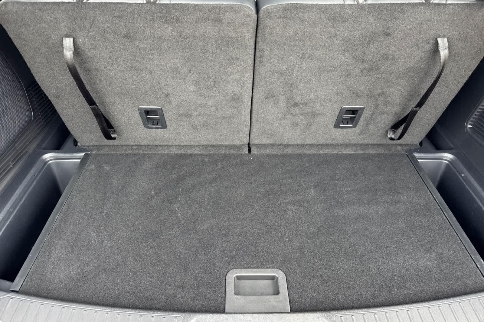 Thumbnail: 2025 Ford Explorer - 16