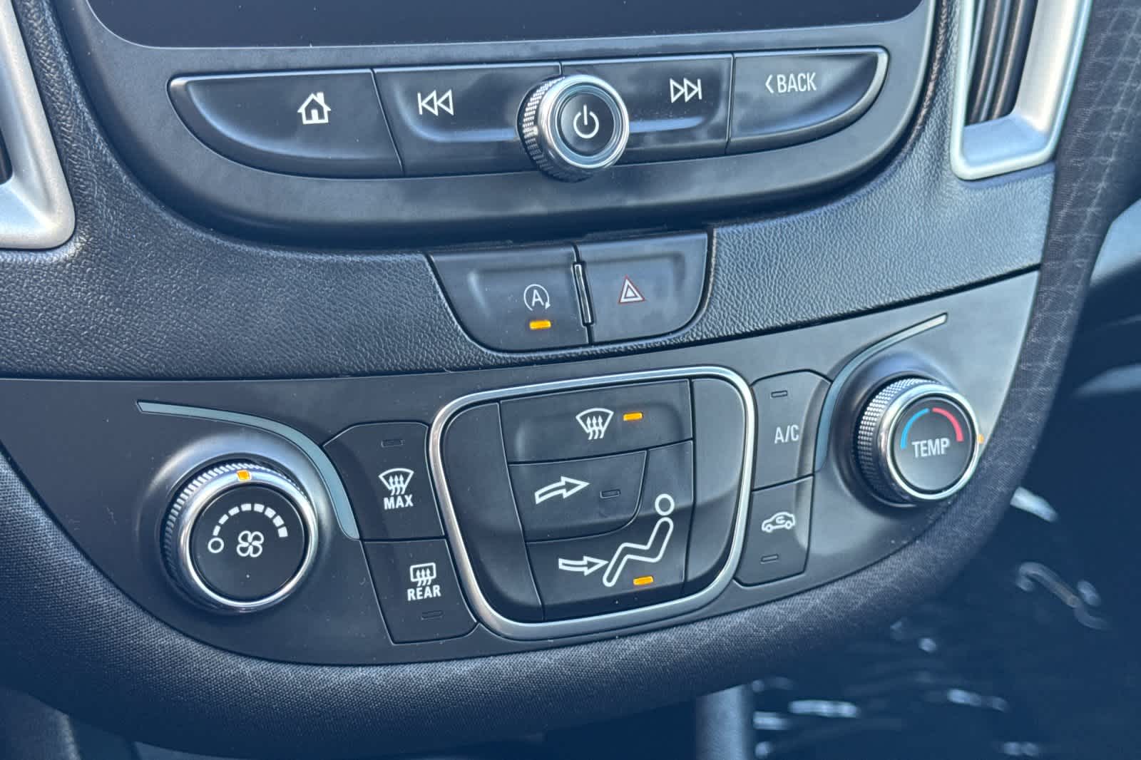 Thumbnail: 2024 Chevrolet Malibu - 19