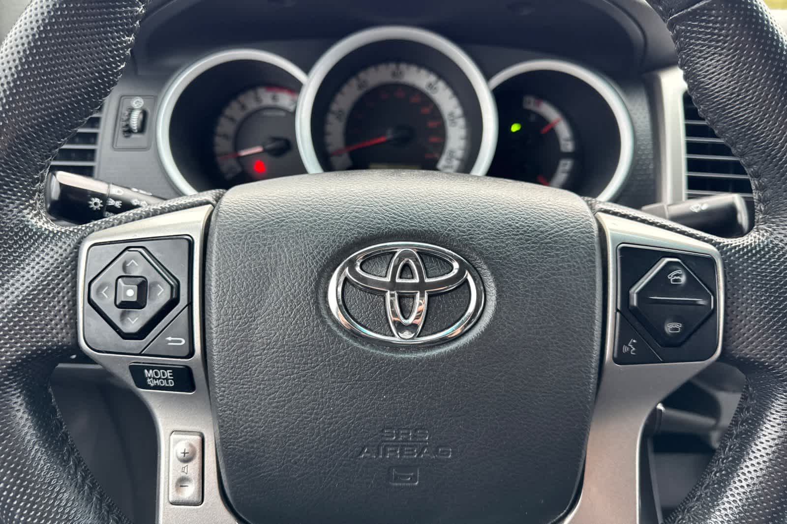 Thumbnail: 2015 Toyota Tacoma - 21