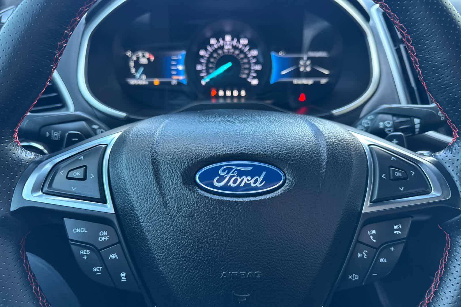 Thumbnail: 2021 Ford Edge - 24