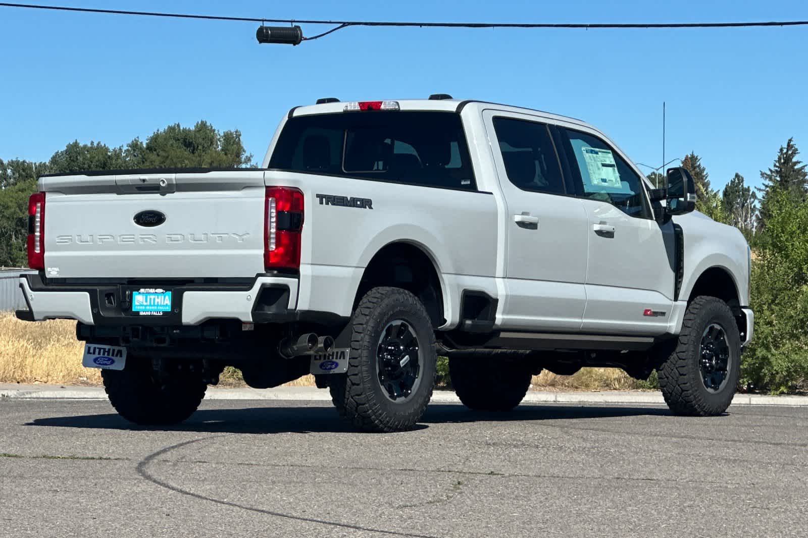 2025 Ford F-350 Lariat photo 2