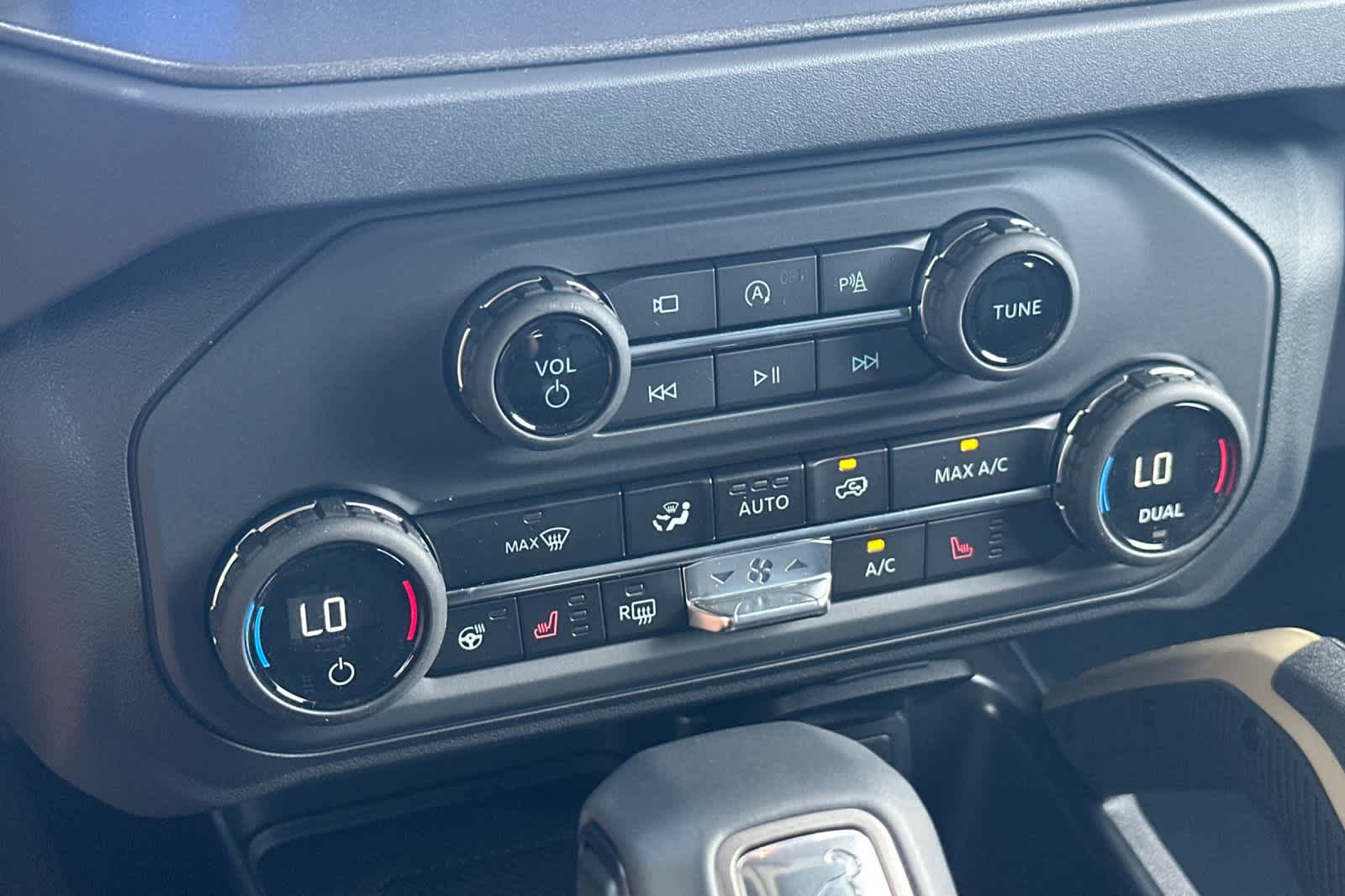 Thumbnail: 2025 Ford Bronco - 21