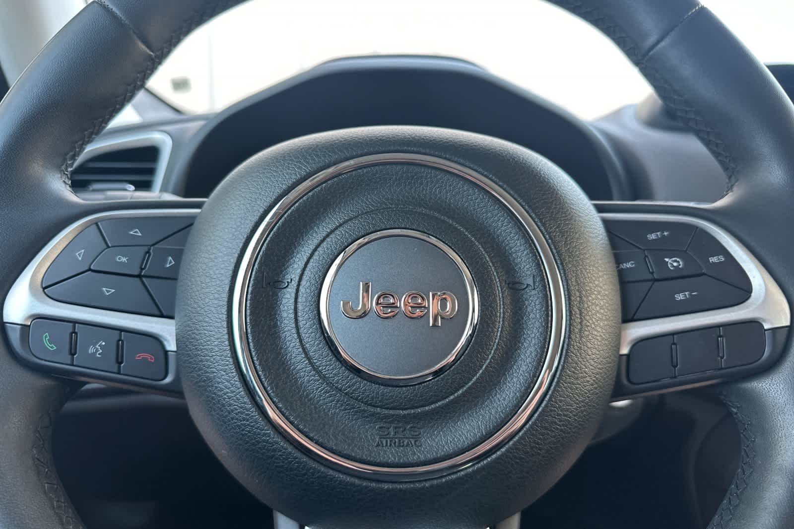 Thumbnail: 2018 Jeep Renegade - 23