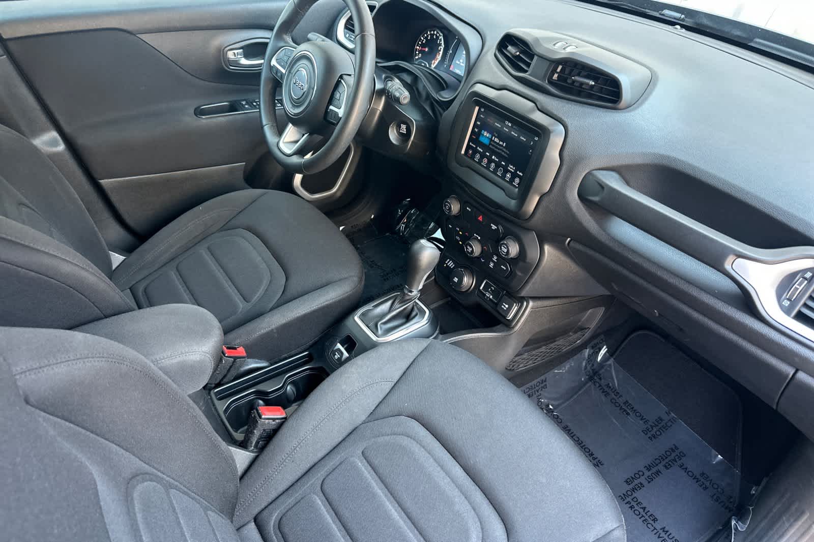 Thumbnail: 2018 Jeep Renegade - 16