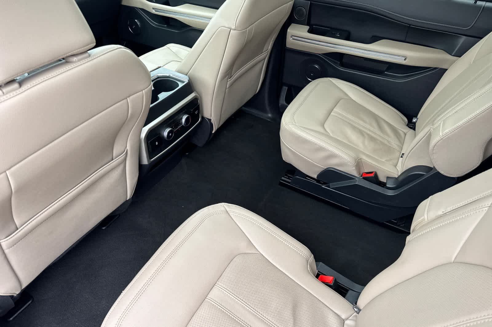 Thumbnail: 2024 Ford Expedition MAX - 4