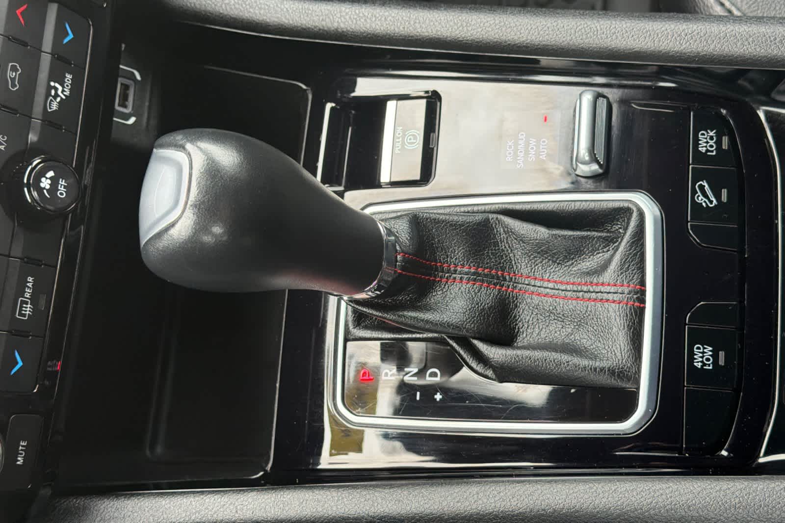 Thumbnail: 2023 Jeep Compass - 21