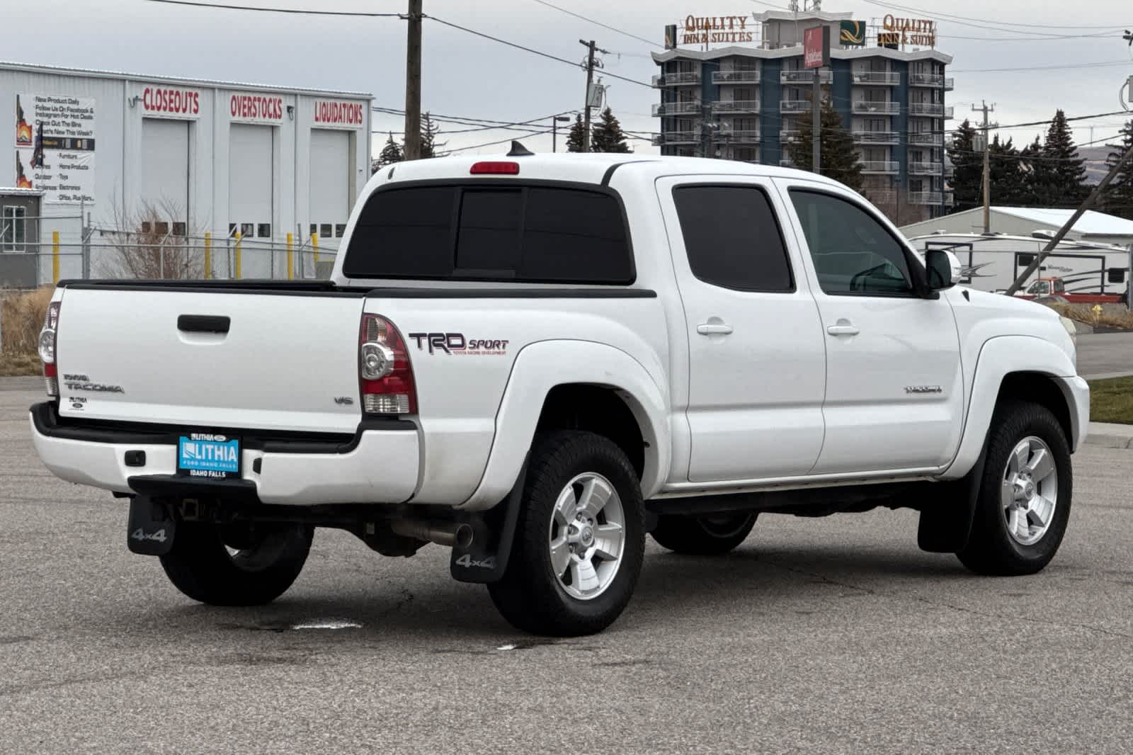 Thumbnail: 2015 Toyota Tacoma - 2