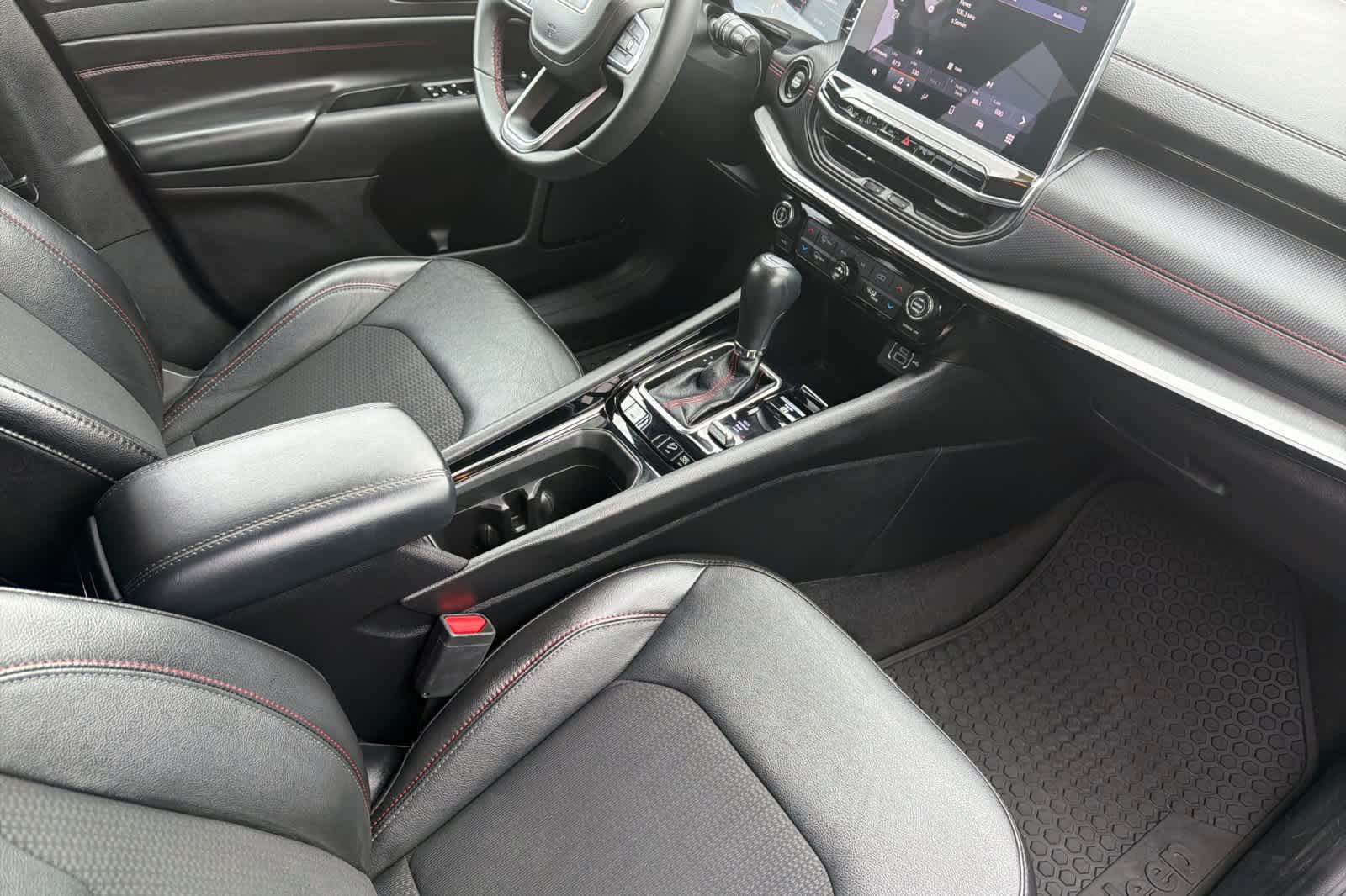 Thumbnail: 2023 Jeep Compass - 16