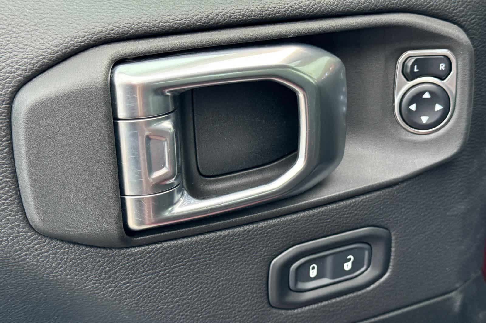 Thumbnail: 2021 Jeep Wrangler - 13