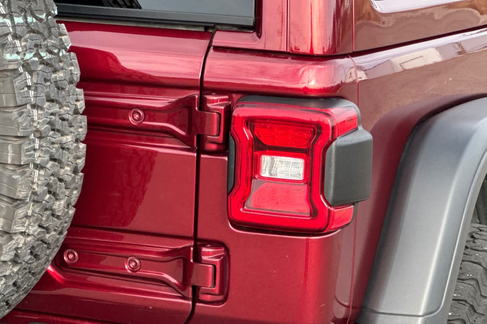 Thumbnail: 2021 Jeep Wrangler - 28