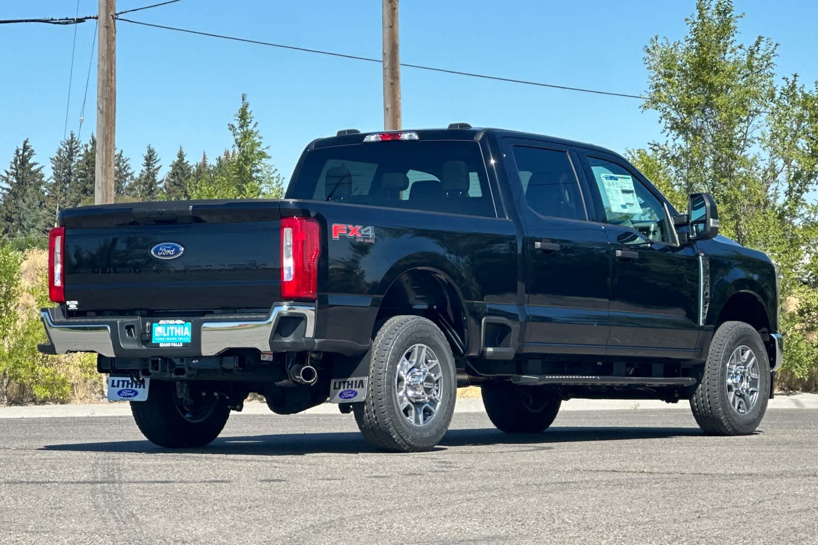 2025 Ford F-250 XLT photo 2