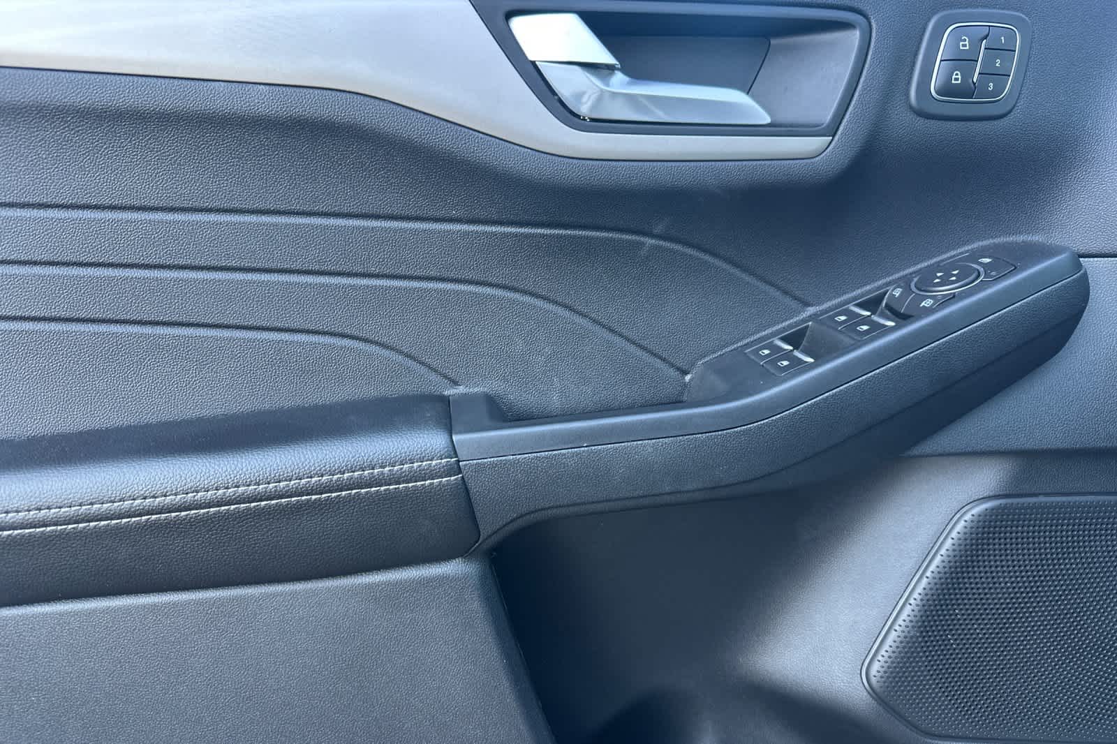 Thumbnail: 2021 Ford Escape - 12