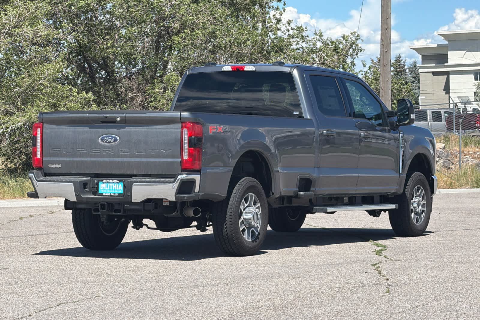 2026 Ford F-350 Super Duty Lariat - Photo 2