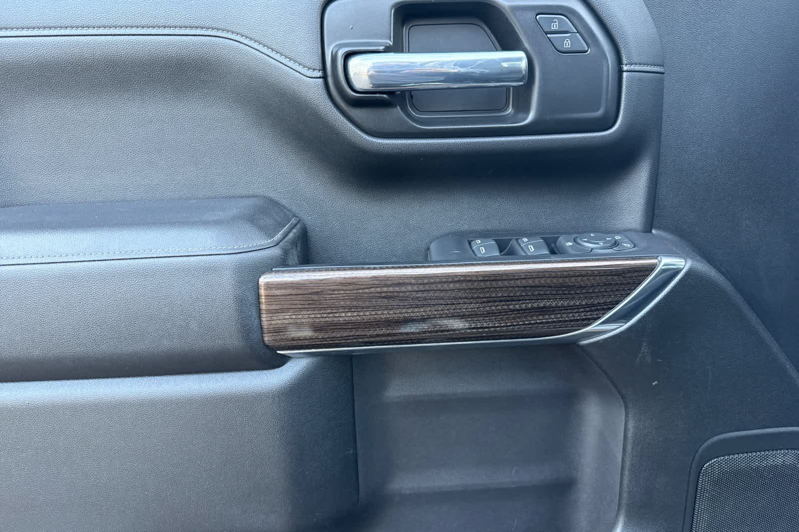 Thumbnail: 2021 Chevrolet Silverado 1500 - 12