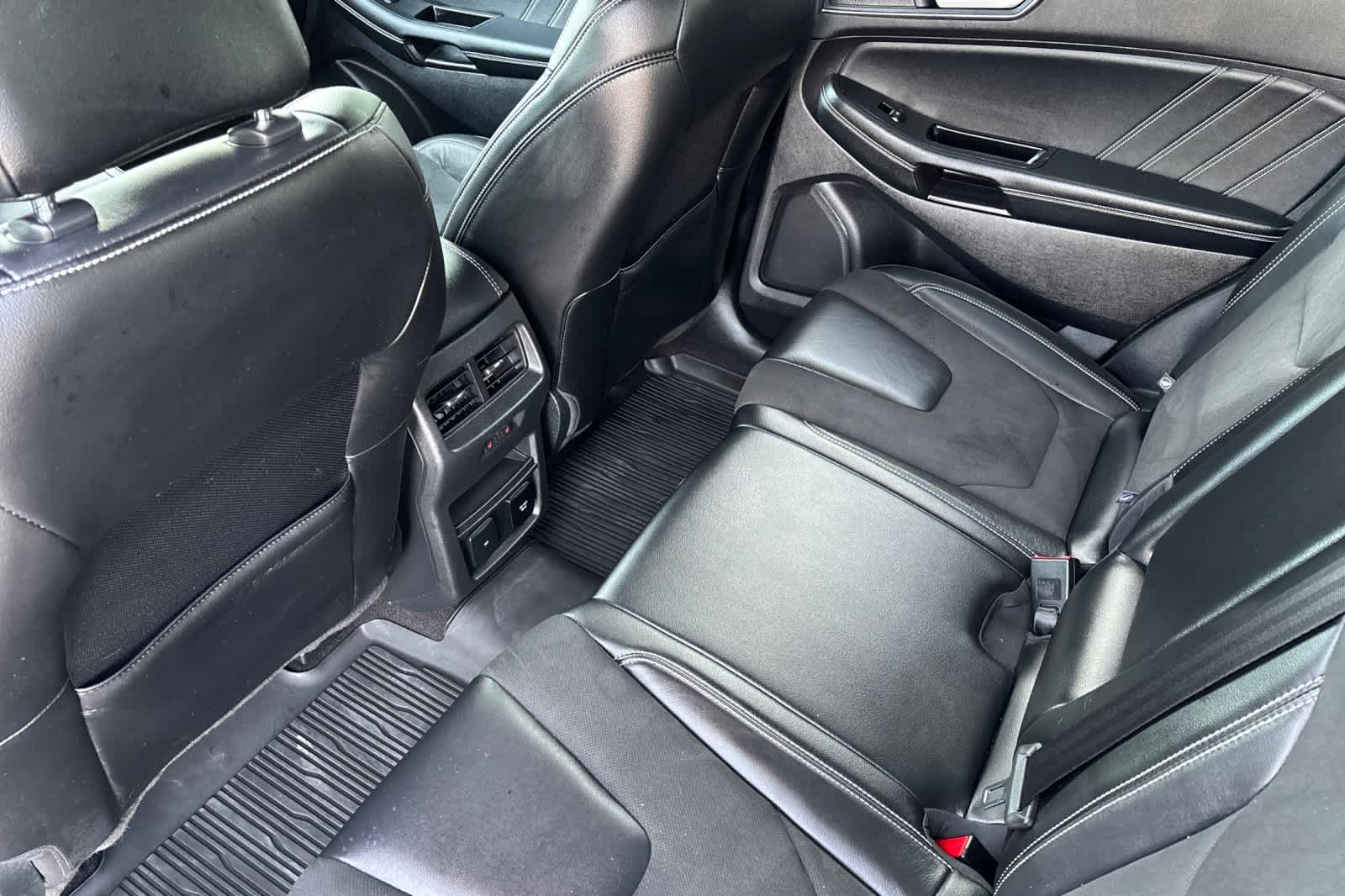 2020 Ford Edge ST photo 4