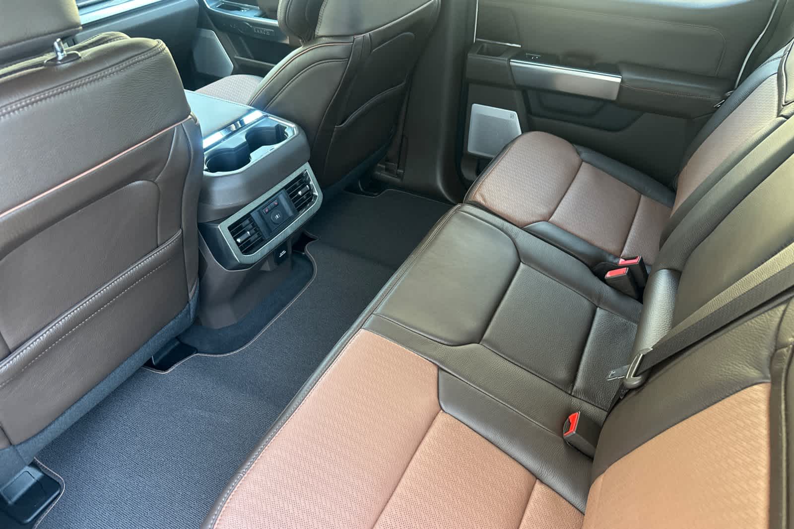2025 Ford F-350 King Ranch photo 4