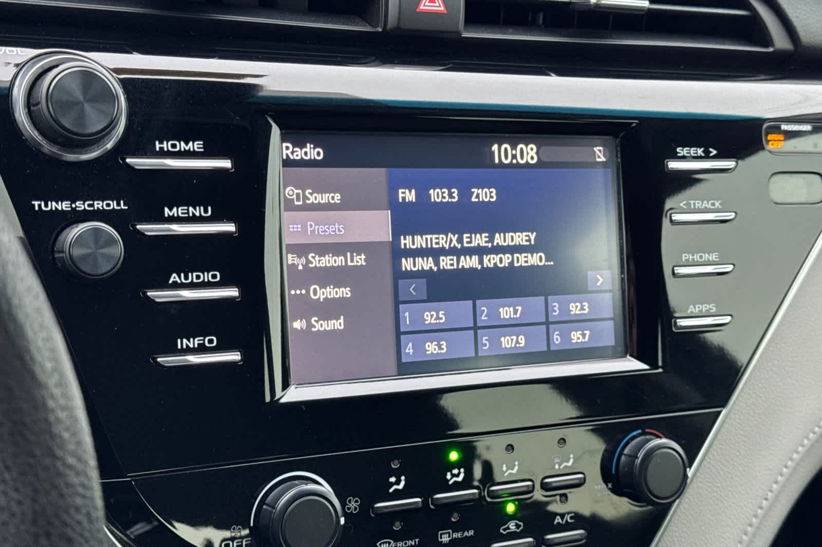 Thumbnail: 2018 Toyota Camry - 17