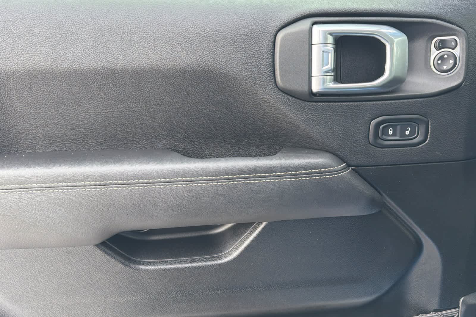 Thumbnail: 2022 Jeep Wrangler - 12