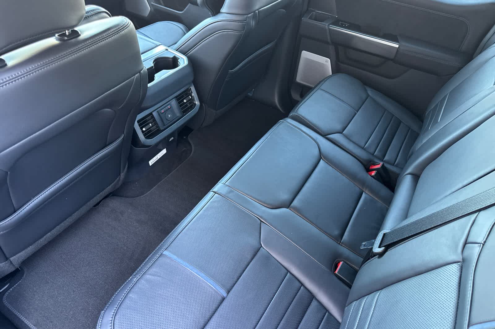 2026 Ford F-350 Platinum photo 4