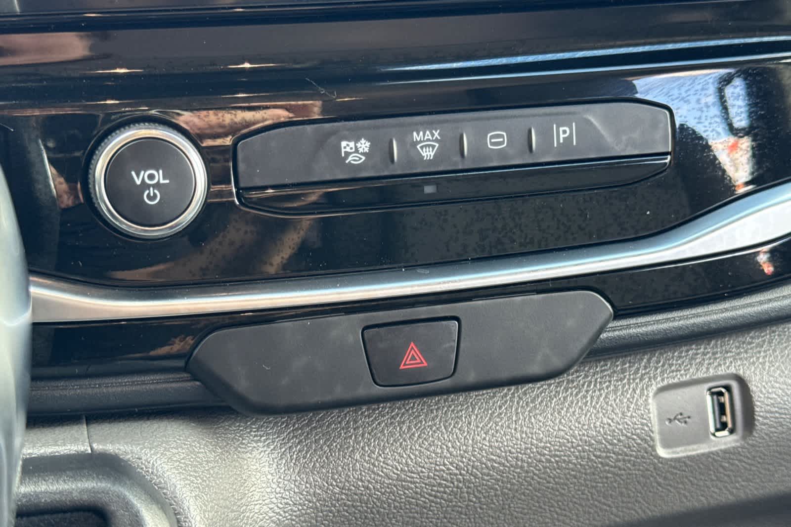 Thumbnail: 2025 Ford Econoline - 22