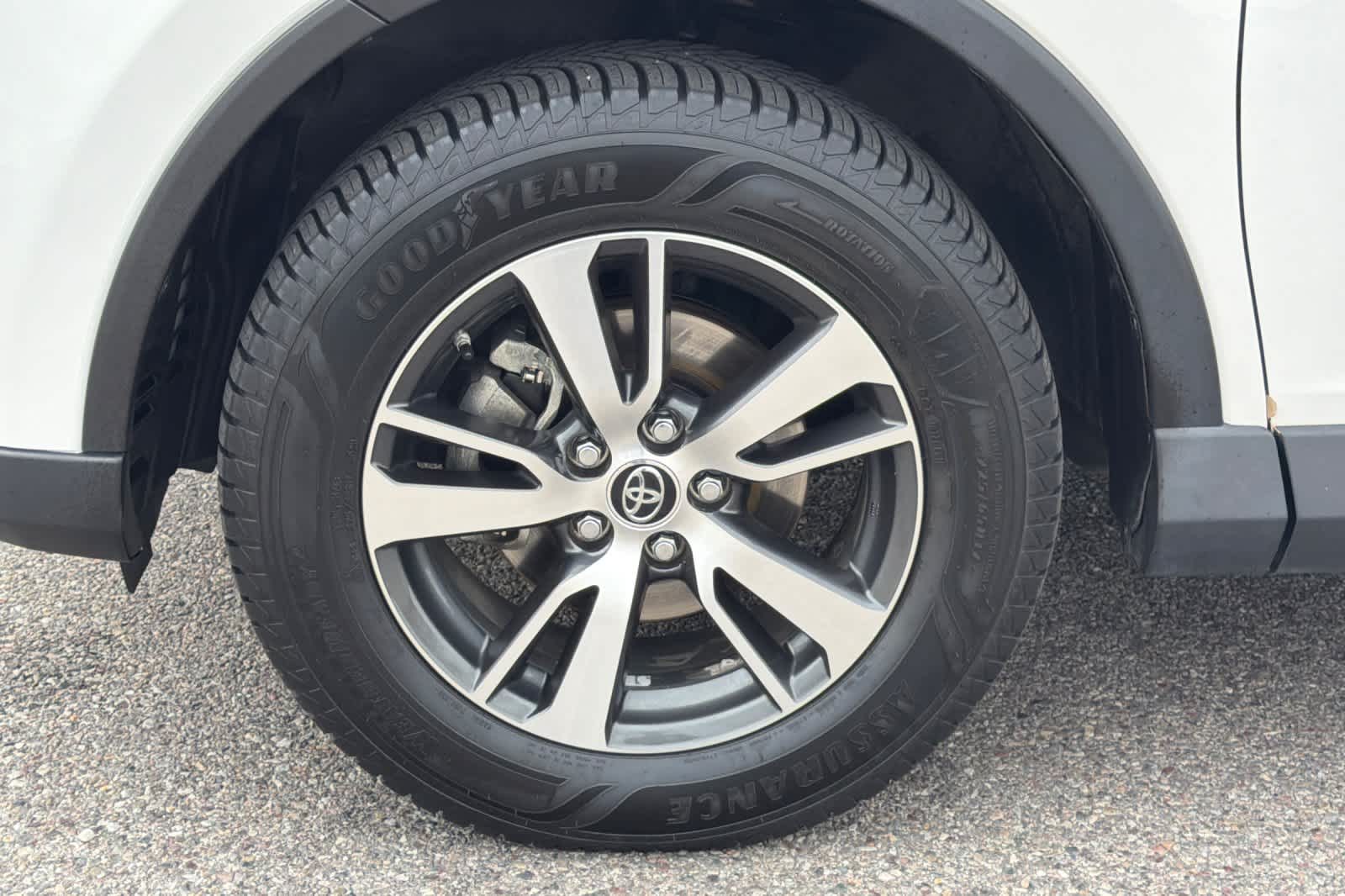 Thumbnail: 2018 Toyota RAV4 - 26