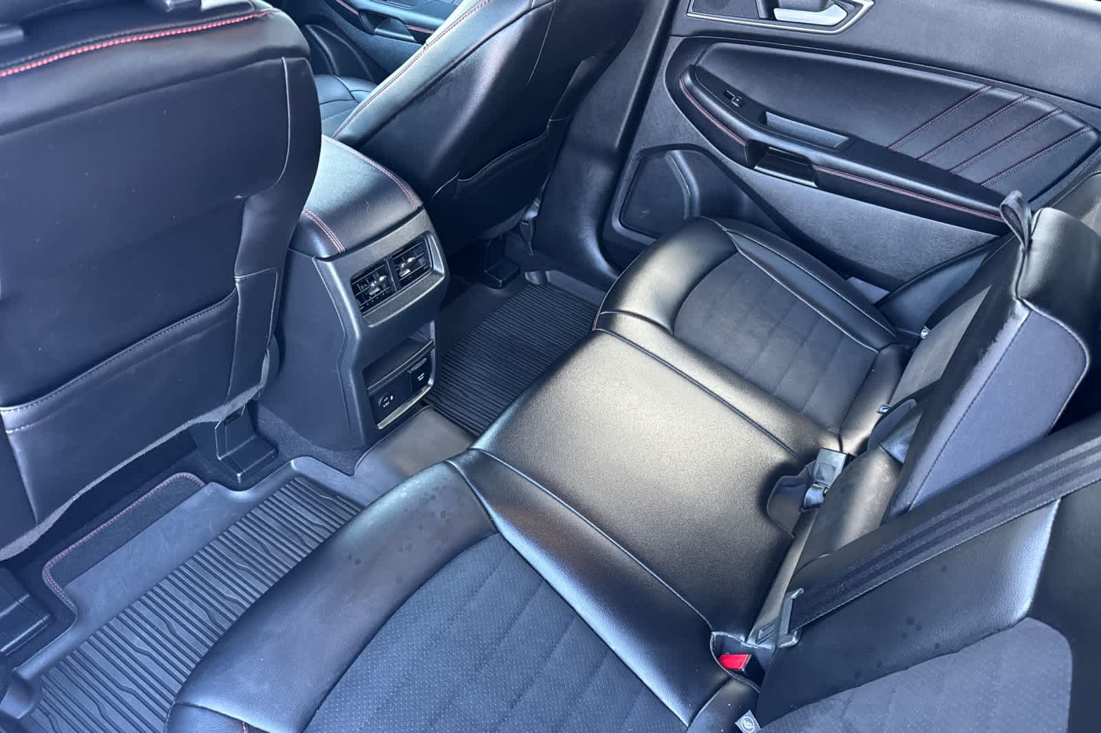 Thumbnail: 2021 Ford Edge - 4