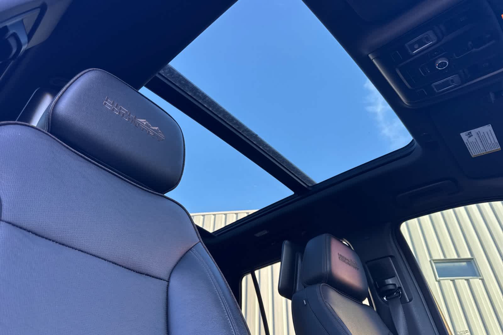 Thumbnail: 2022 Chevrolet Tahoe - 19