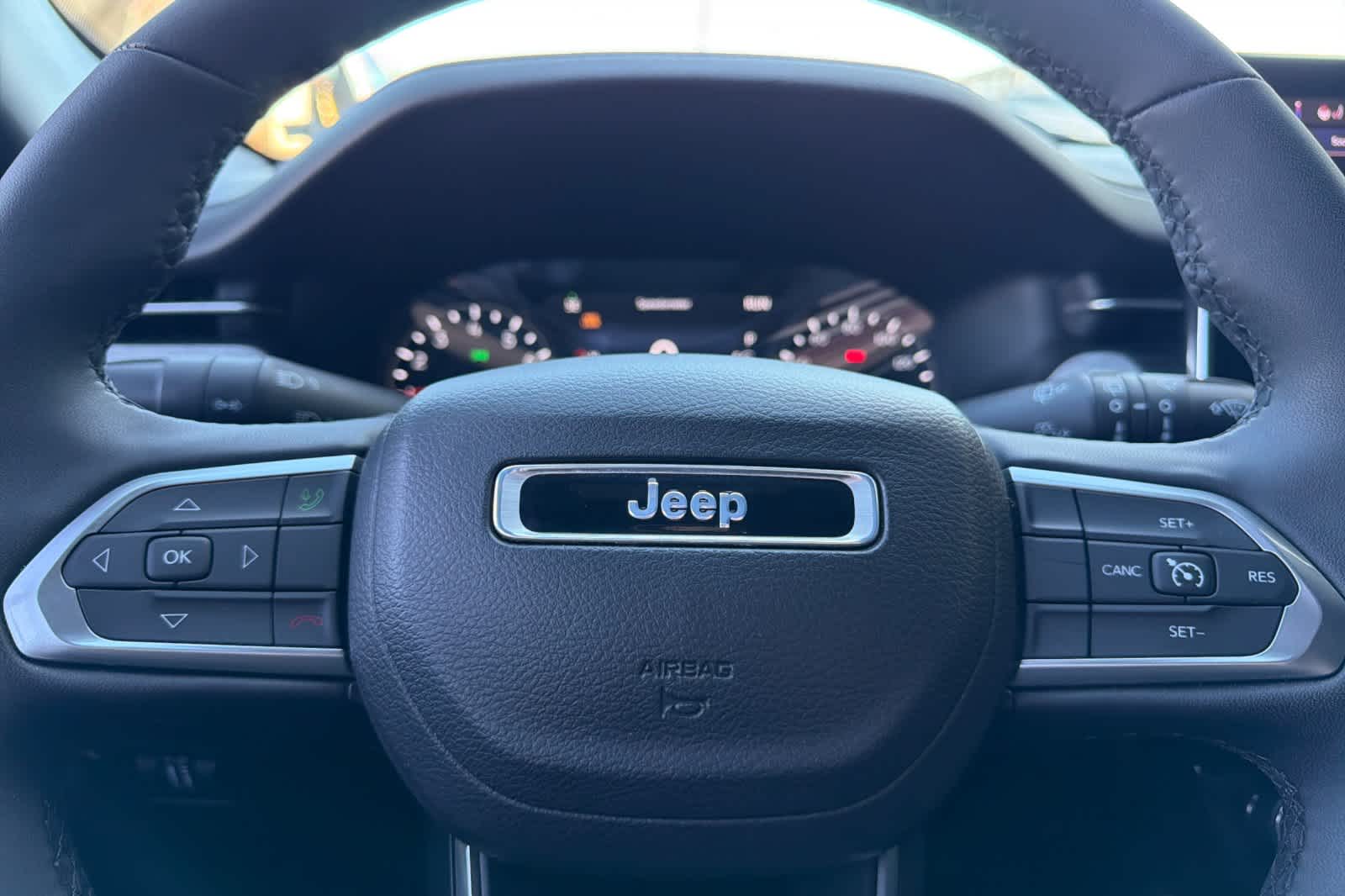 Thumbnail: 2023 Jeep Compass - 23