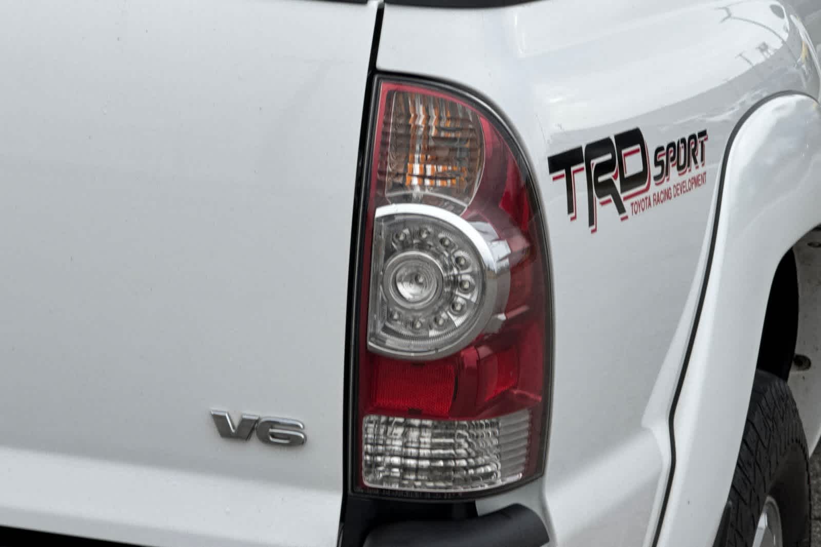 Thumbnail: 2015 Toyota Tacoma - 25