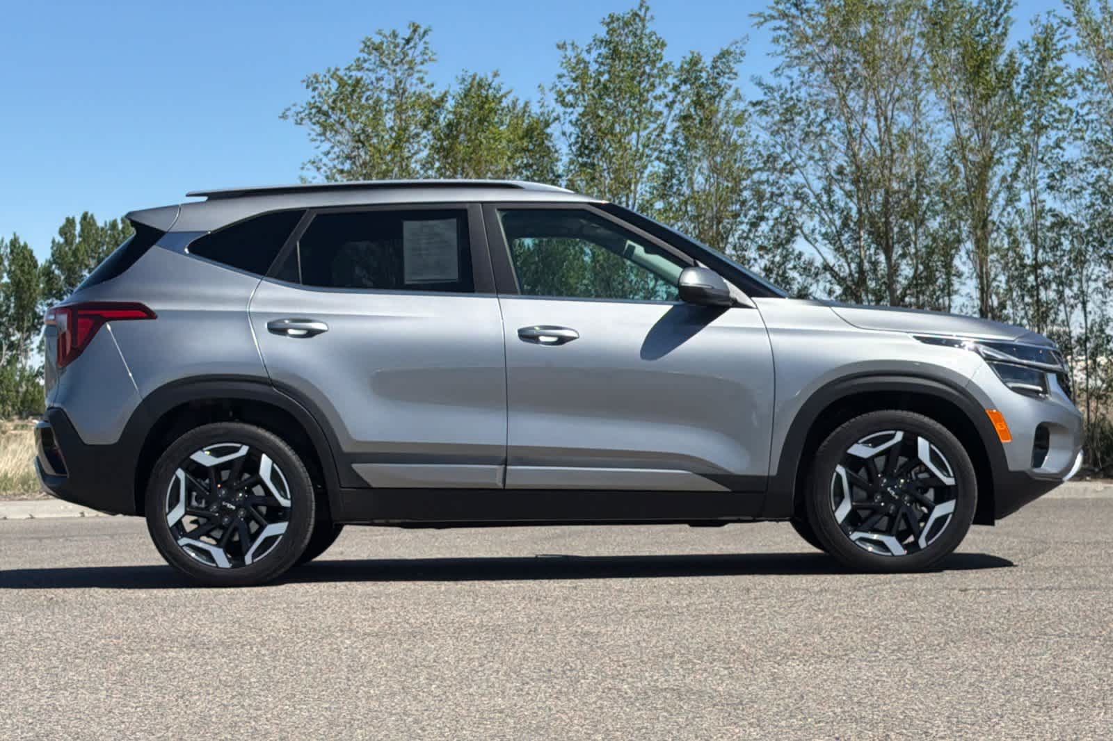 Thumbnail: 2024 Kia Seltos - 8