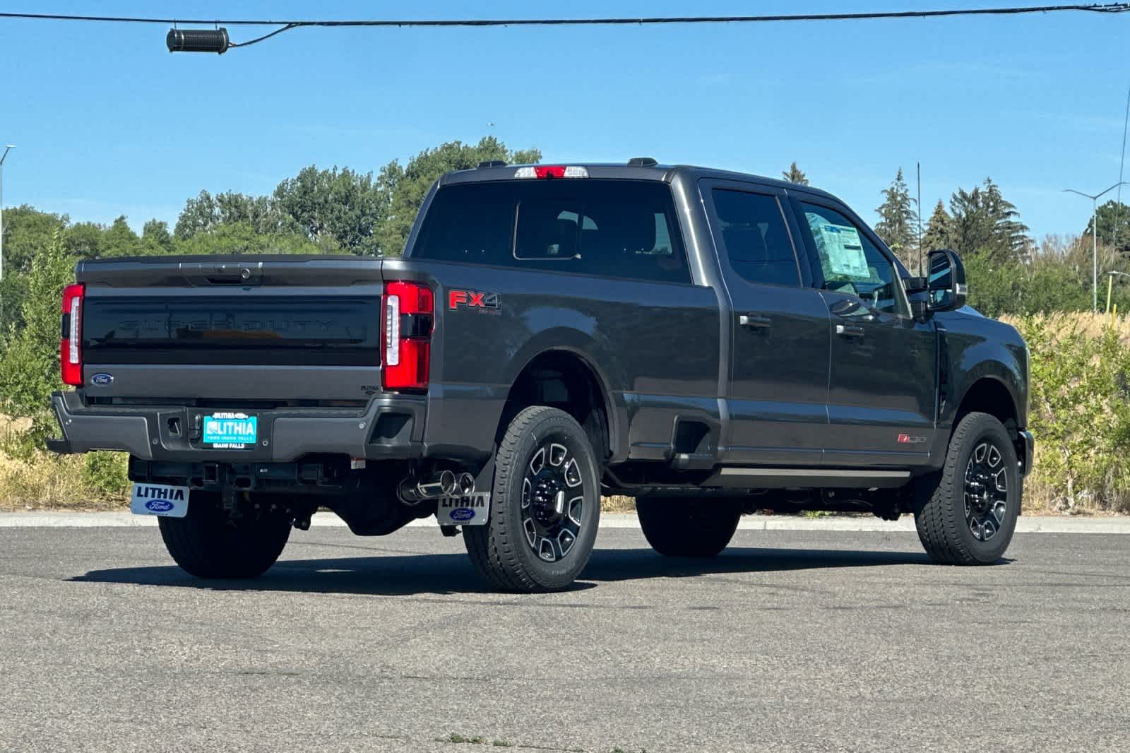 2025 Ford F-350 Platinum photo 2
