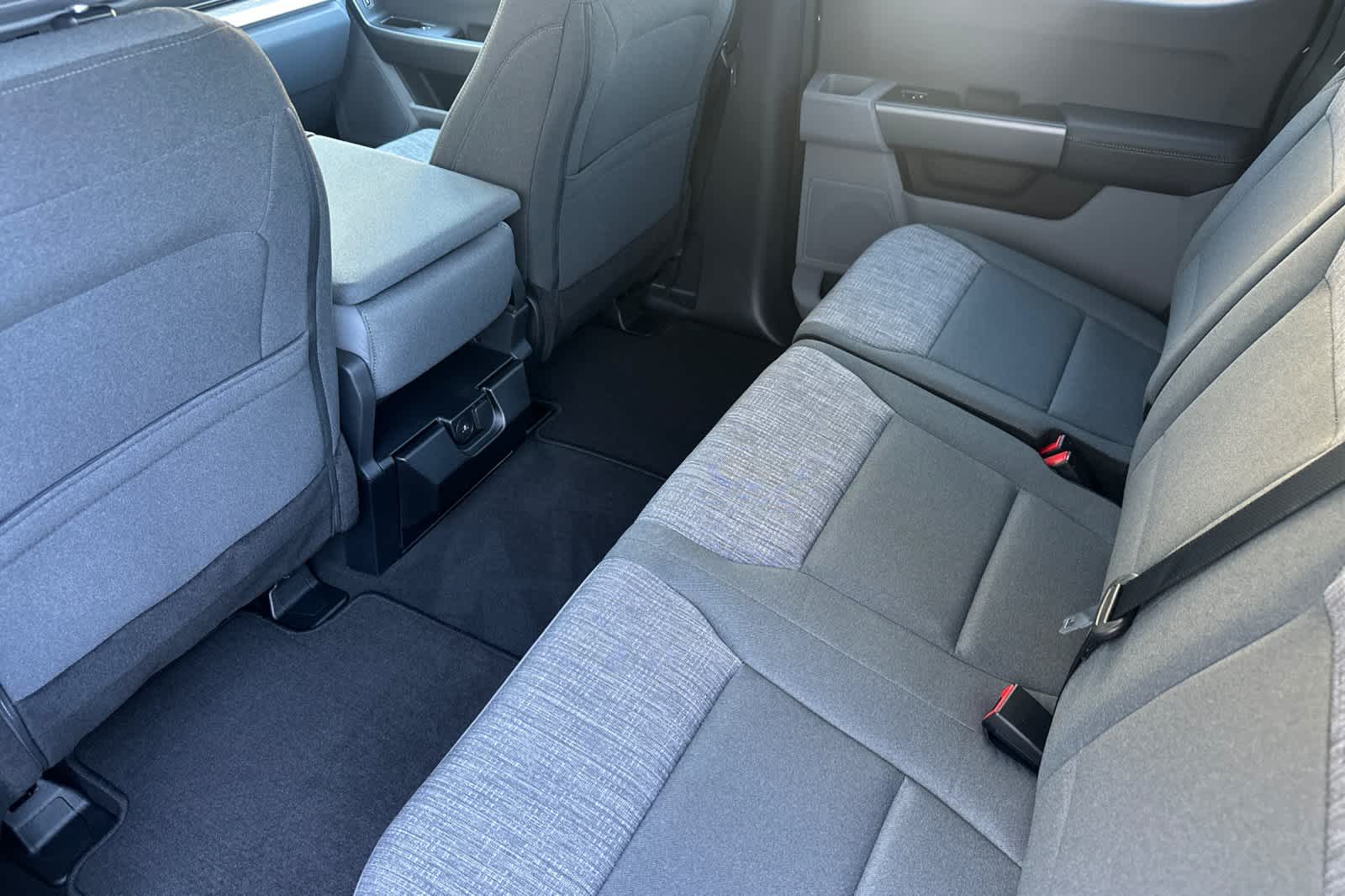 2025 Ford F-250 XLT photo 4