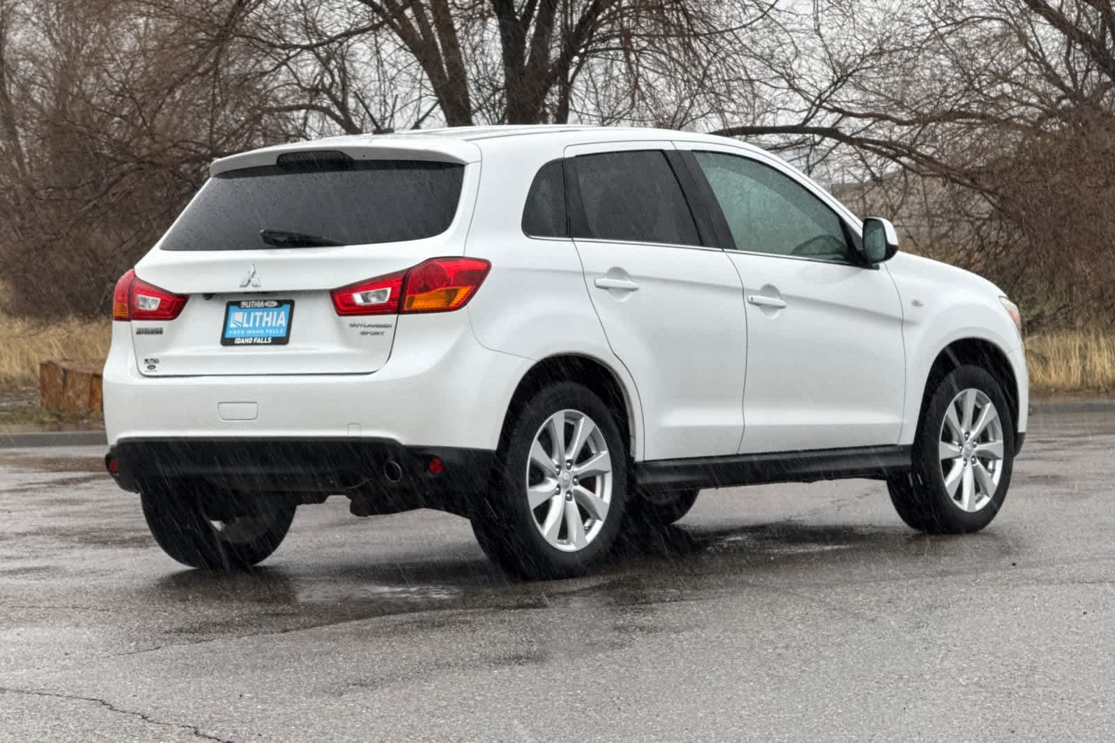 Thumbnail: 2015 Mitsubishi Outlander Sport - 2