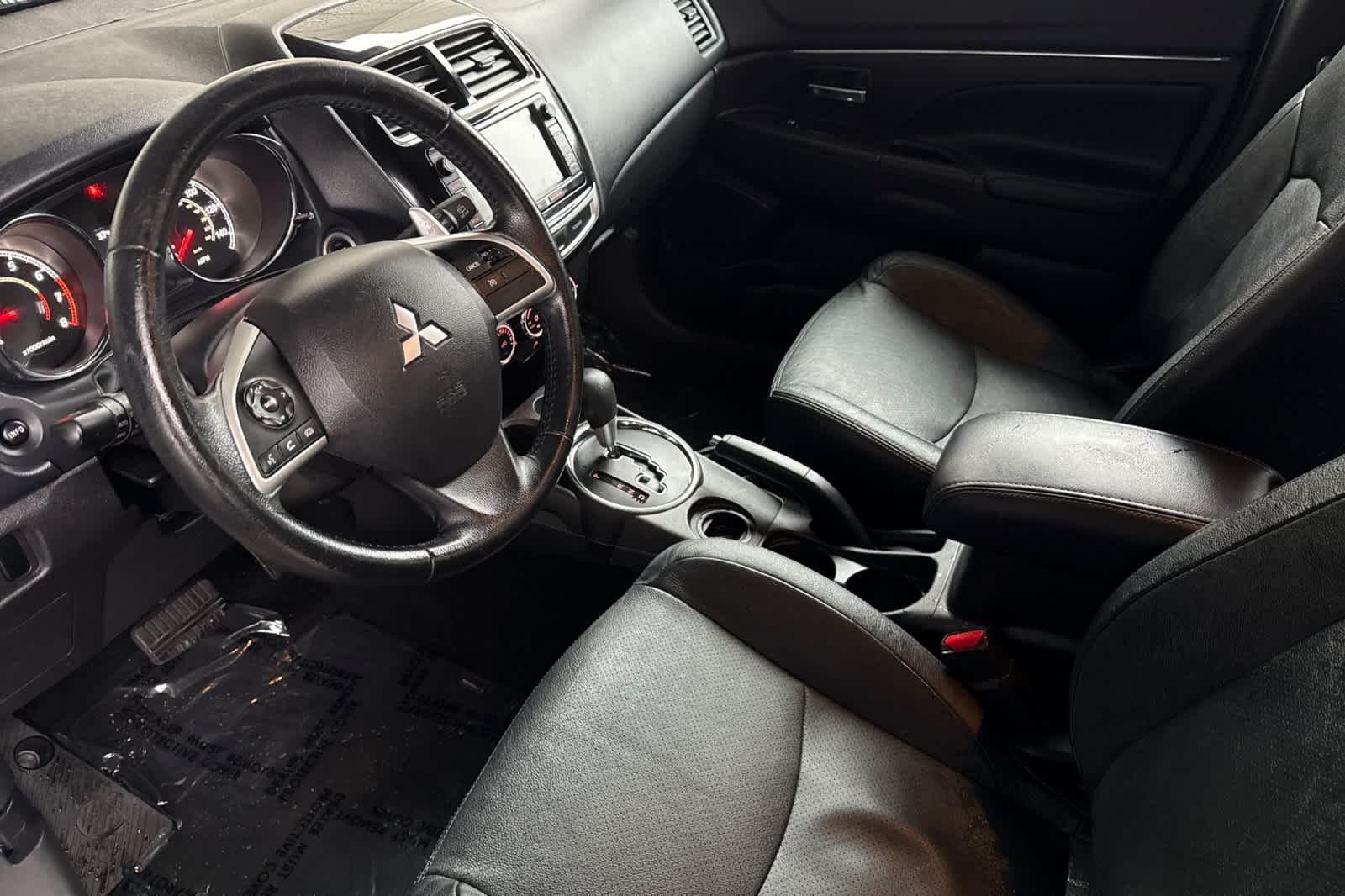 Thumbnail: 2015 Mitsubishi Outlander Sport - 11