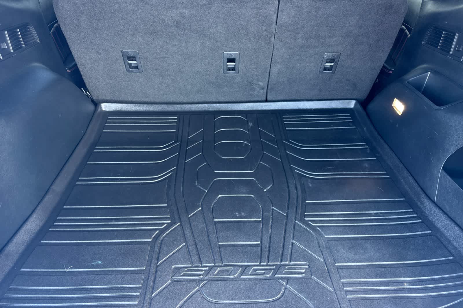 Thumbnail: 2021 Ford Edge - 15