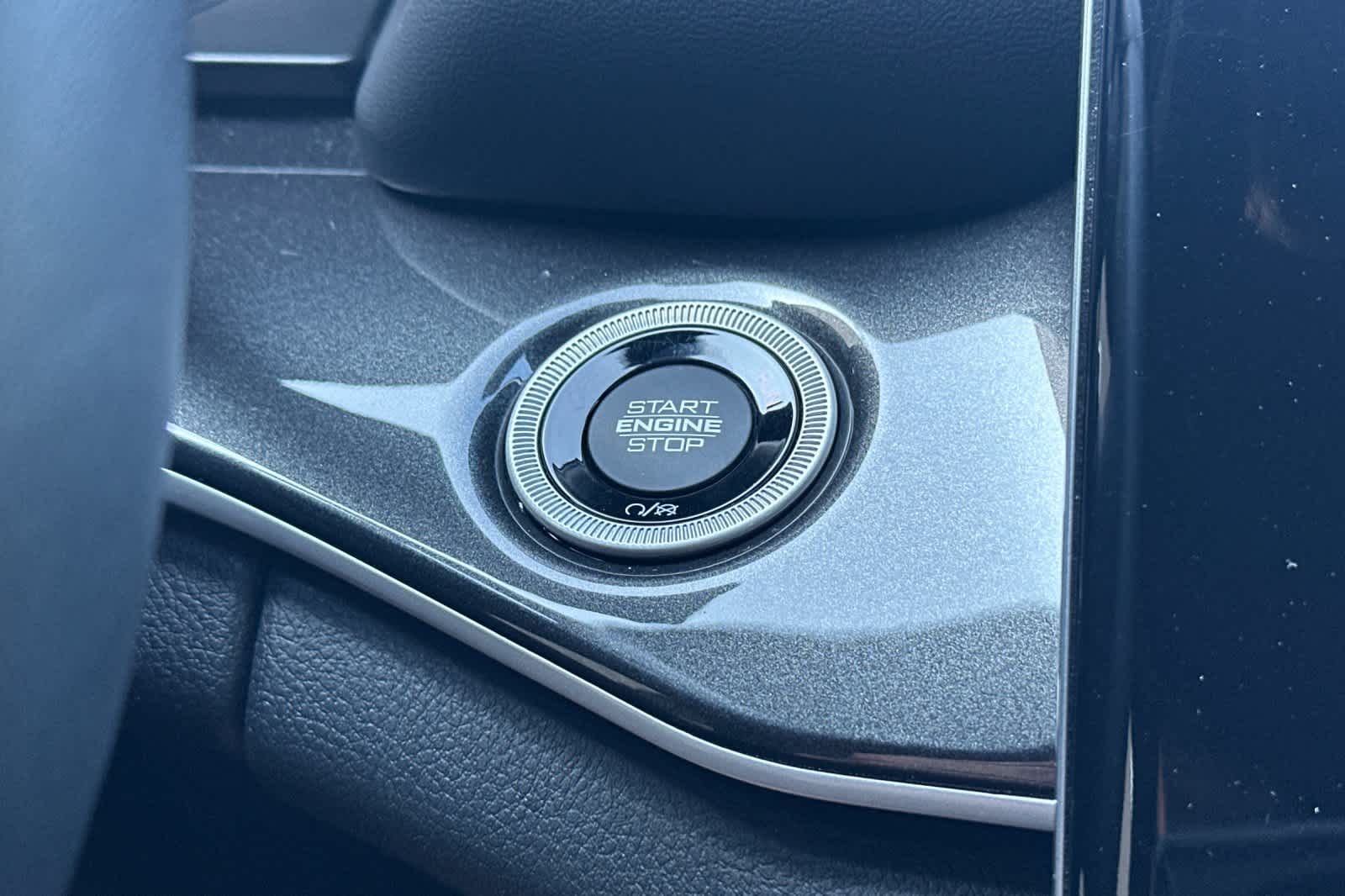 2022 Jeep Grand Cherokee Laredo 22