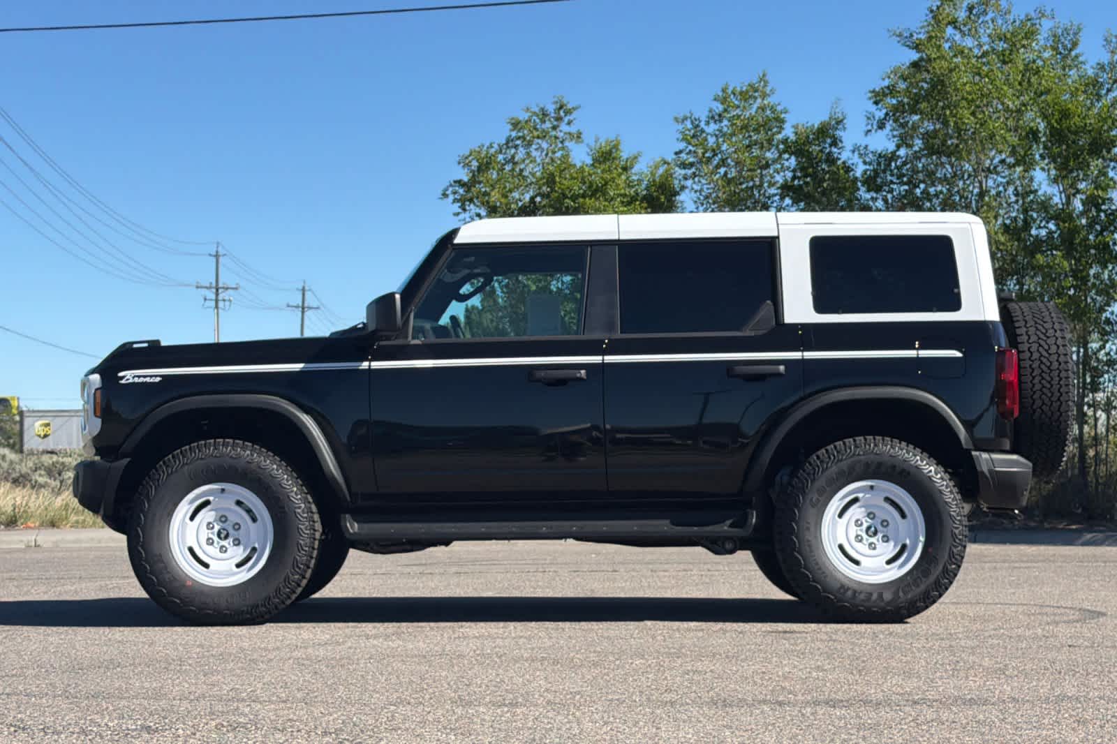 Thumbnail: 2026 Ford Bronco - 5