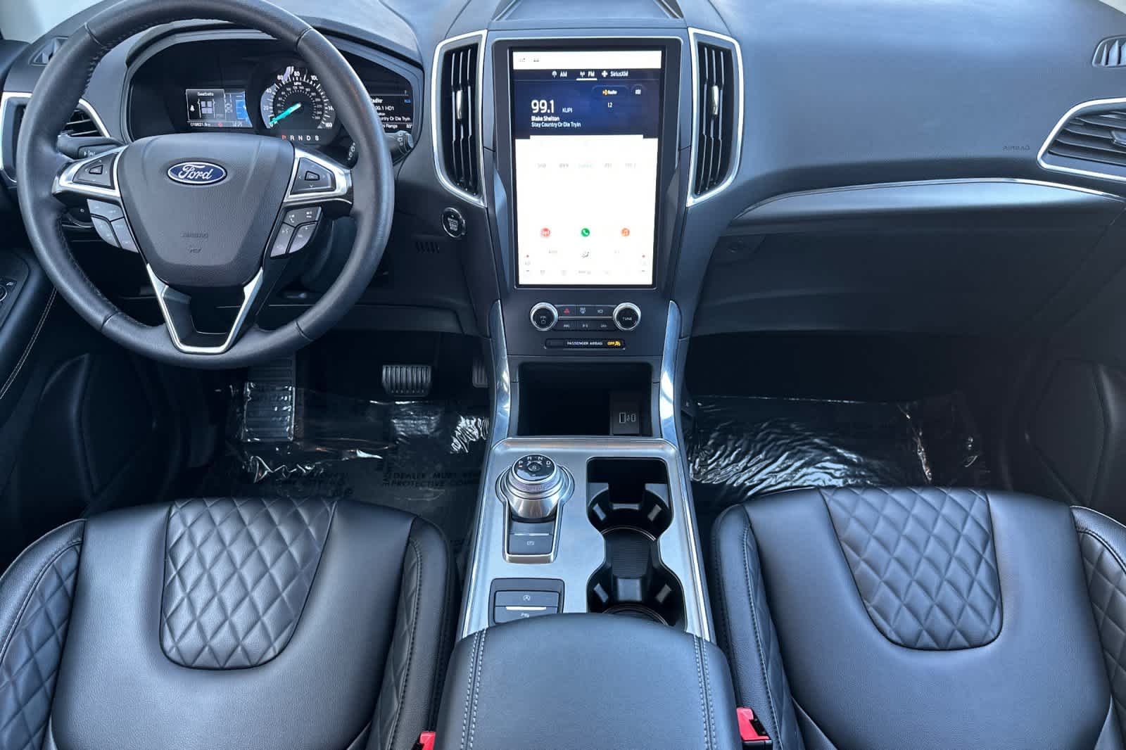 2024 Ford Edge Titanium photo 3