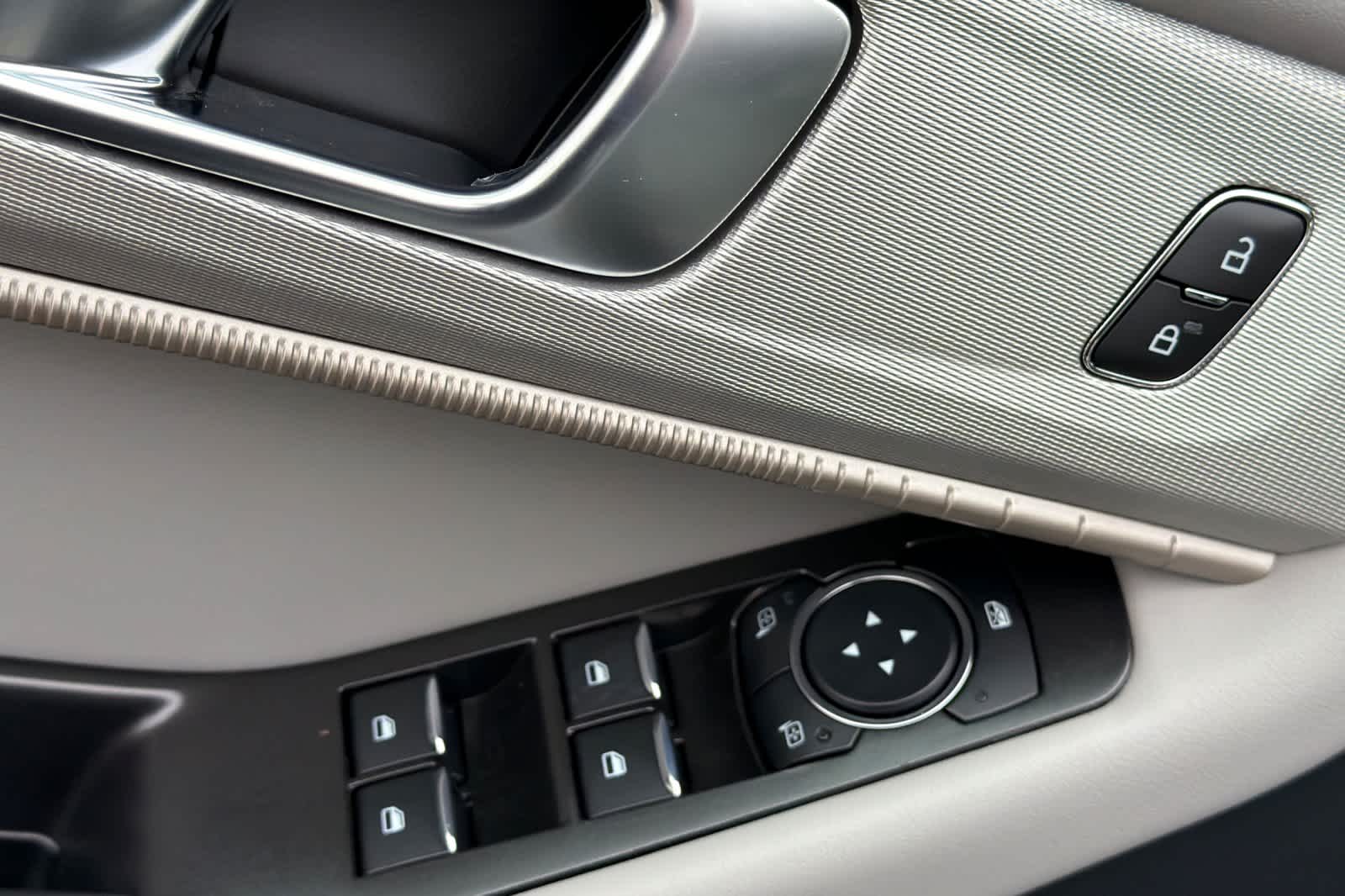 Thumbnail: 2026 Ford Explorer - 13