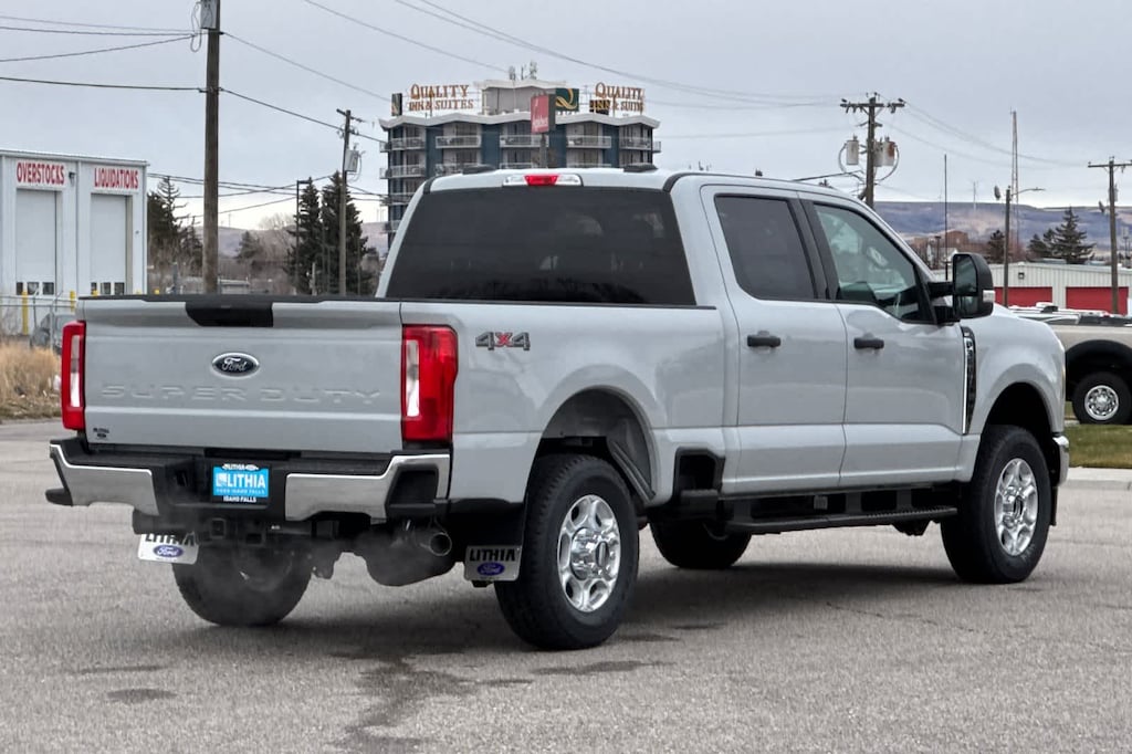 New 2026 Ford F-350 F-350 XLT Truck Crew Cab