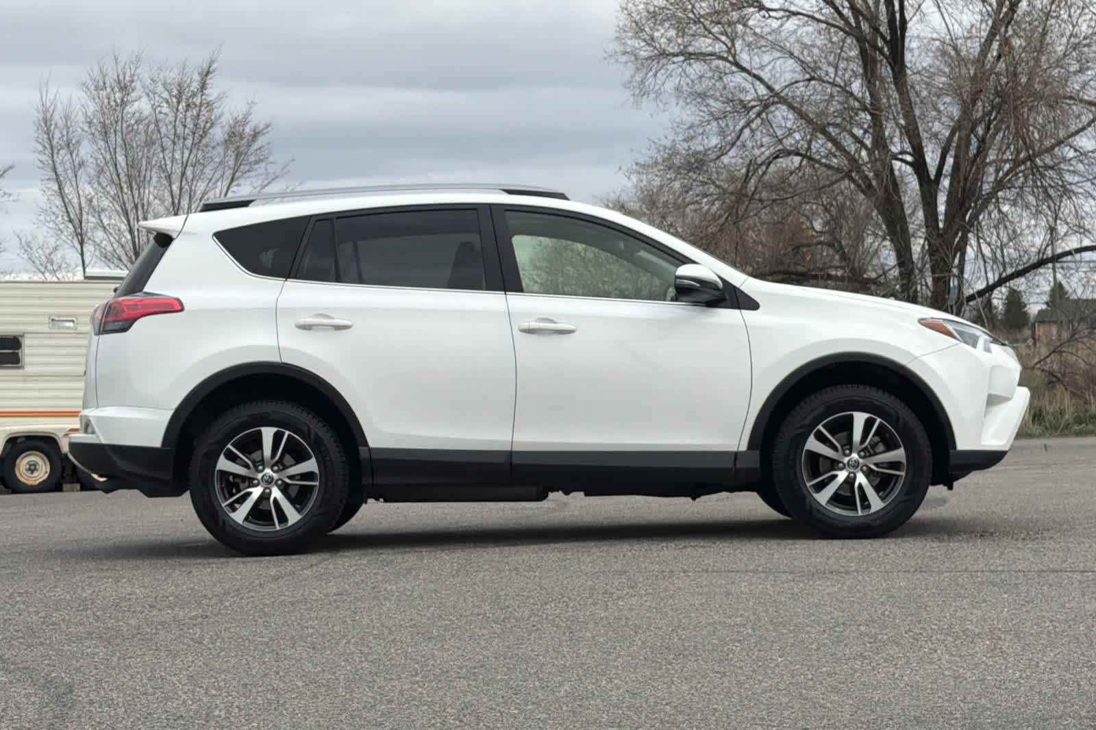 Thumbnail: 2018 Toyota RAV4 - 8