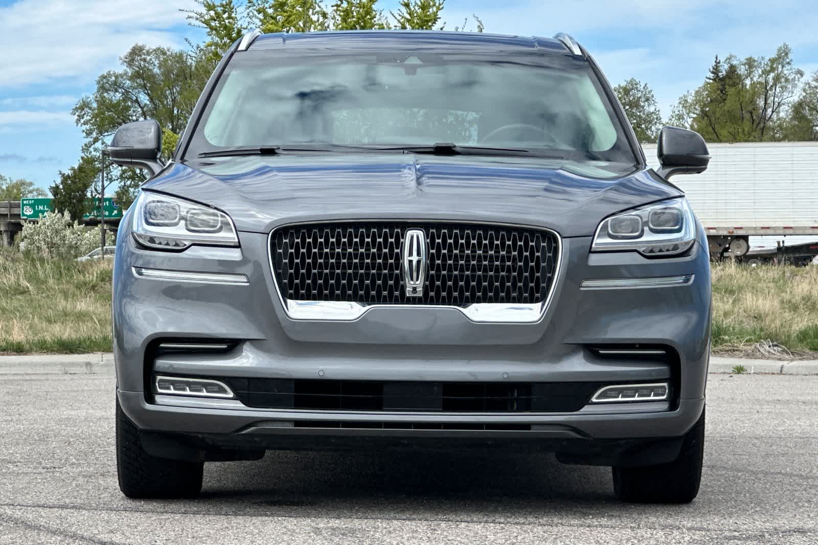 Thumbnail: 2022 Lincoln Aviator - 10