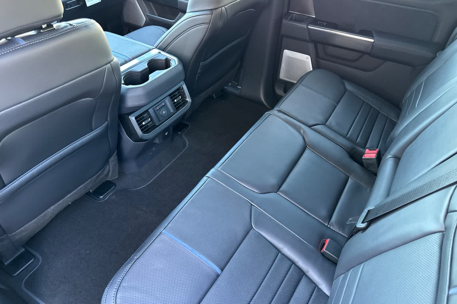 2026 Ford F-450 Platinum photo 4