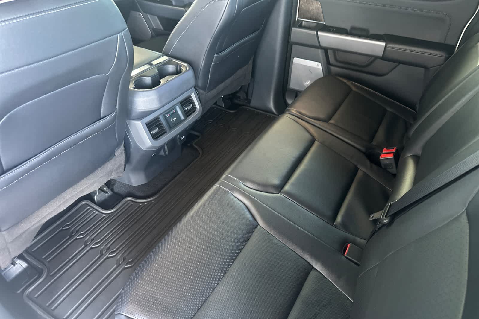 2023 Ford F-450 Lariat photo 4