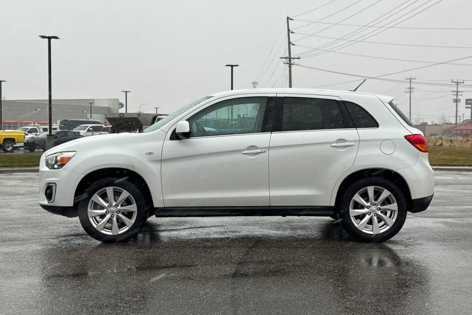 Thumbnail: 2015 Mitsubishi Outlander Sport - 5