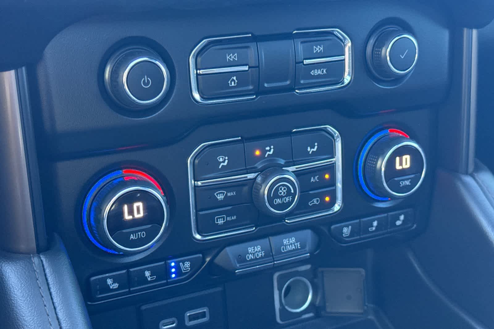 Thumbnail: 2022 Chevrolet Tahoe - 22