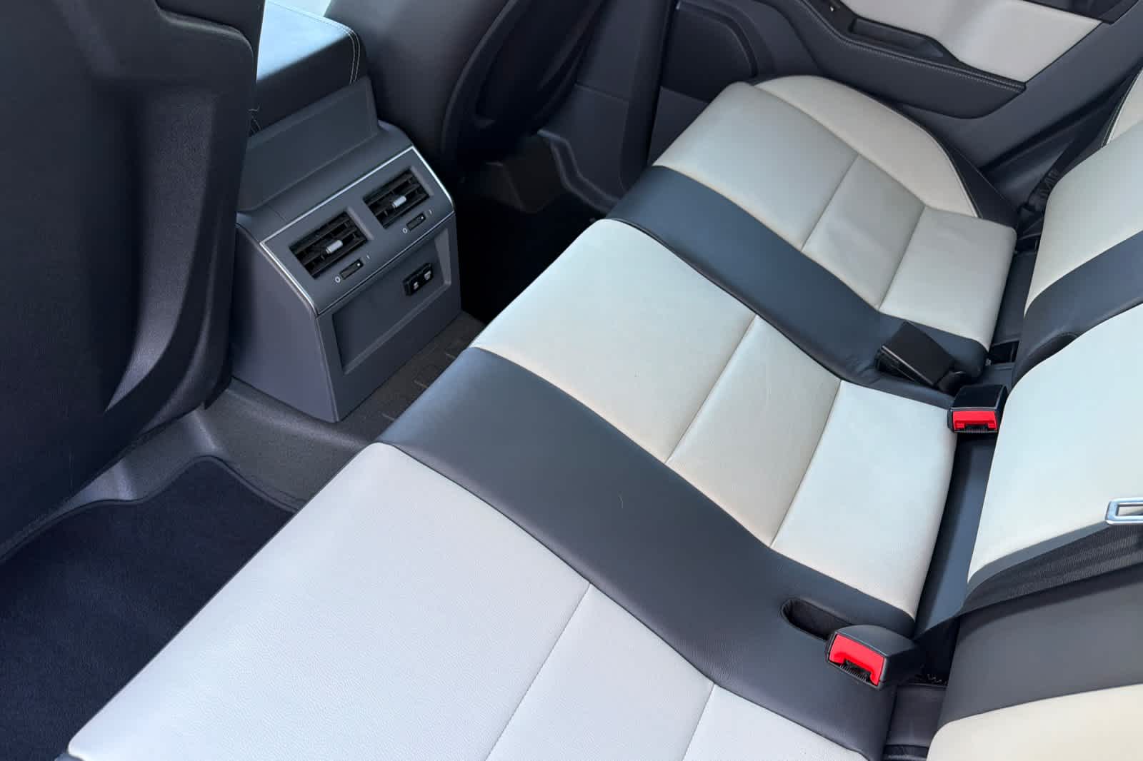 Thumbnail: 2024 INEOS Granadier Station Wagon - 4