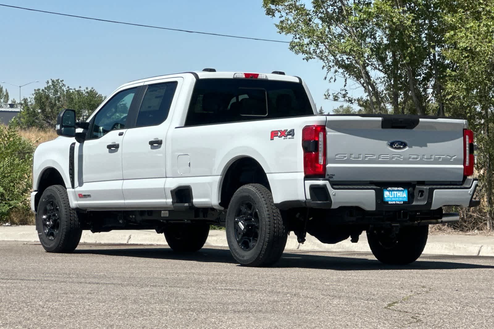 2026 Ford F-350 Super Duty XL - Photo 6
